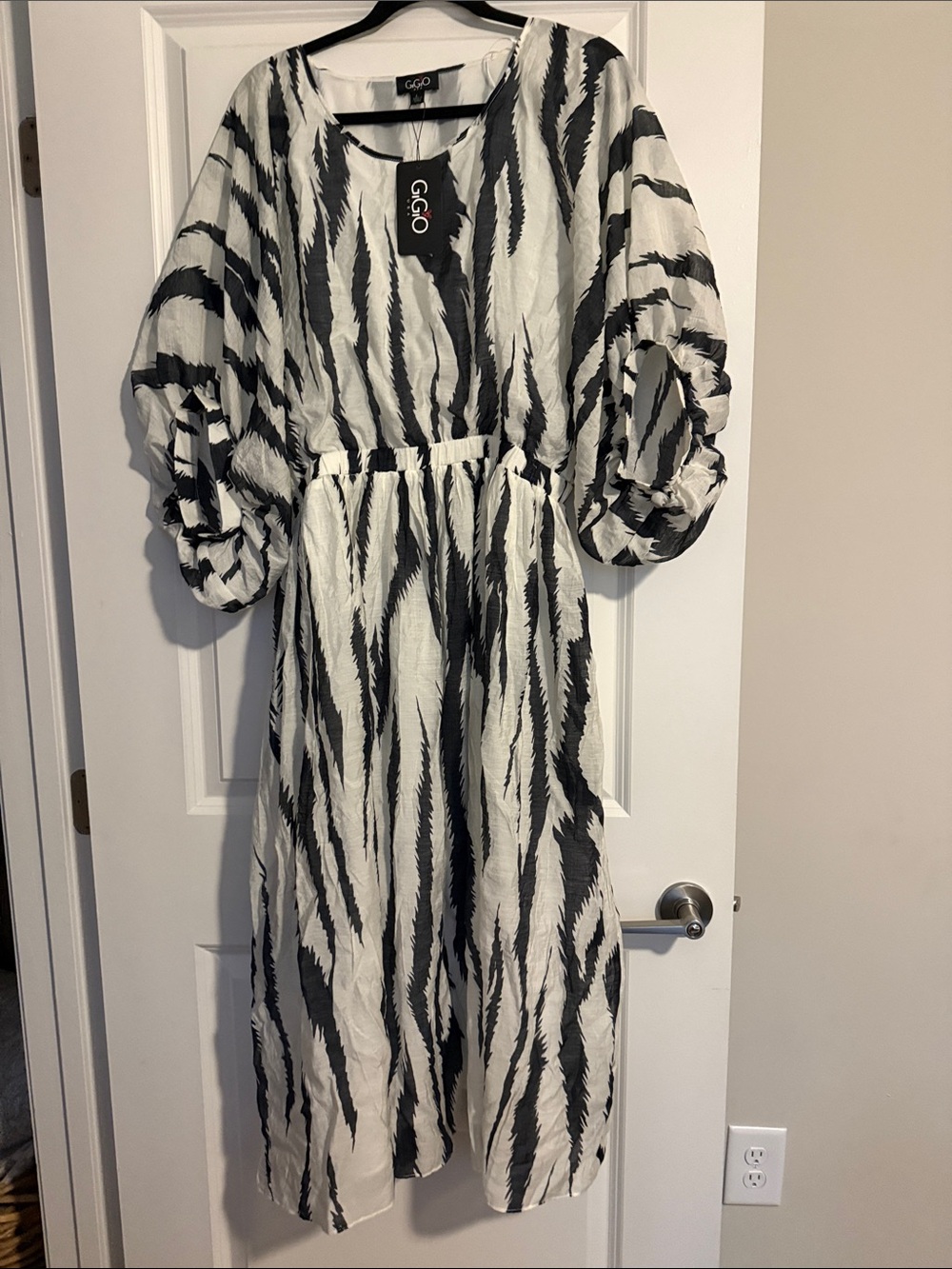 NWT GIGIO Black & White zebra Stripe Midi Dress